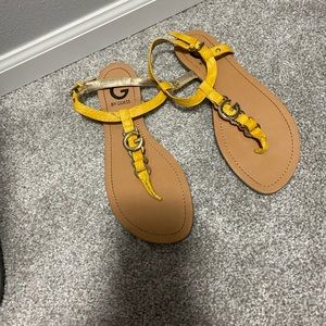 guess flats sandals